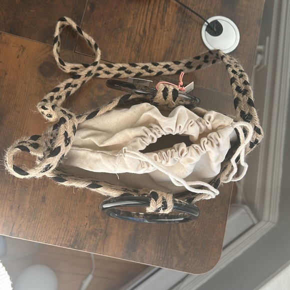 Aritzia Main Character Tote Bag - Picture 2 of 2